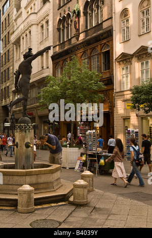 Scène de rue Vaci utca Banque D'Images