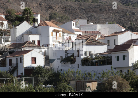 Le village de Fataga qui est un ancien village rural où les routes ne sont pas assez large pour les voitures, Gran Canaria Banque D'Images