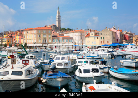 Vieille ville et du port de Rovinj, Istrie en République de Croatie, l'Europe de l'Est Banque D'Images