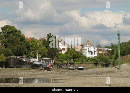 Tamise à marée basse Chiswick Chiswick Eyot Mall Île est London W6 UK HOMER SYKES Banque D'Images