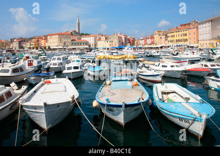 Vieille ville et du port de Rovinj, Istrie en République de Croatie, l'Europe de l'Est Banque D'Images