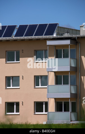 Chambre multipartite avec les collecteurs solaires Banque D'Images