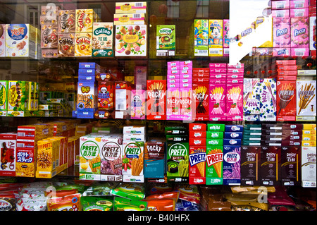 Vitrine d'angle chinois boutique sur Gerrard Street West End Chinatown W1 London United Kingdom Banque D'Images