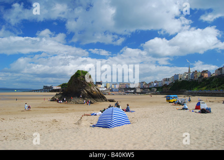 Vue sur la plage, la baie de Carmarthen, Tenby, Pembrokeshire, Pays de Galles, Royaume-Uni Banque D'Images