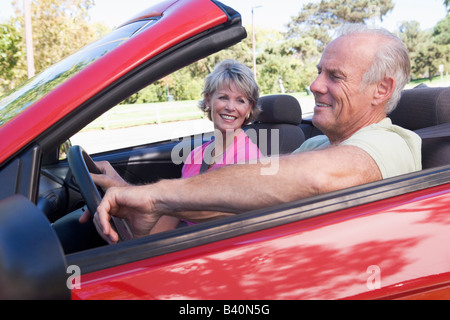 Voiture Couple smiling Banque D'Images