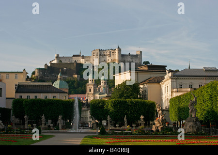 La forteresse de Hohensalzburg, des Jardins Mirabell Salzburg Autriche Banque D'Images