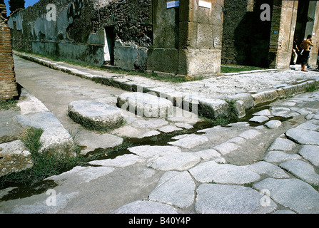 Géographie / voyages, Italie, Pompéi / Pompéi, fouilles, pierre de transition piétonne, UNESCO, site du patrimoine mondial, trottoir, pierres de kick, skidmarks, trace, gouttières, , Banque D'Images