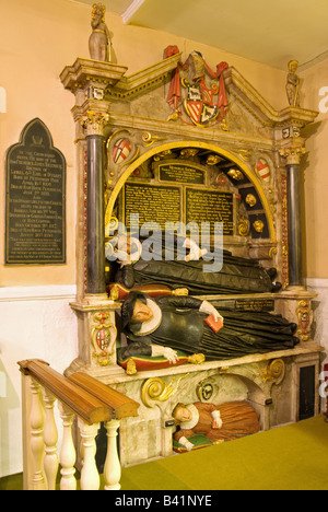 Monument de style jacobéen dans l'église St pierre, neupré, Surrey, Angleterre, éminent avocat commémorant sir George cole et de la famille Banque D'Images