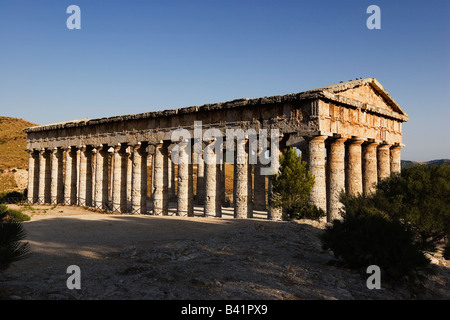 Temple dorique de Ségeste ( grandes villes du Elymian) construite à la fin du 5e siècle avant J.-C.,Renseignements,Trapani,Sicile Banque D'Images