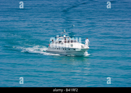Fun sur un hors-bord - saint tropez, Côte d'azur, mer méditerranée Banque D'Images