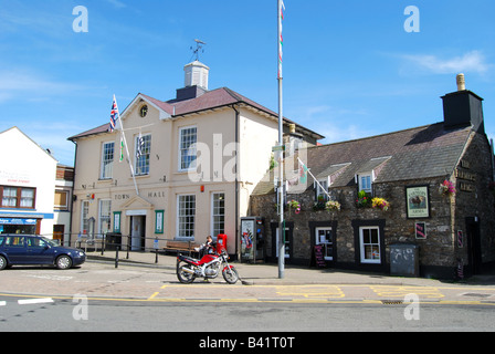 Hôtel de ville, place du marché, Fishguard, Pembrokeshire Coast National Park, Pembrokeshire, Pays de Galles, Royaume-Uni Banque D'Images