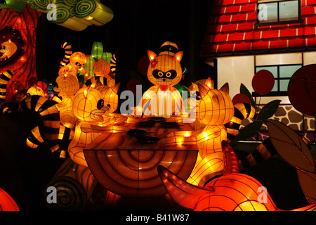 La famille raton laveur en 2008 Toronto Chinese Lantern Festival mettant en vedette de plaisance de lanternes Zigong Sichuan Chine Banque D'Images