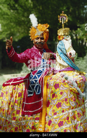 Hobby Horse man artiste traditionnel, Rajasthan, Inde Banque D'Images