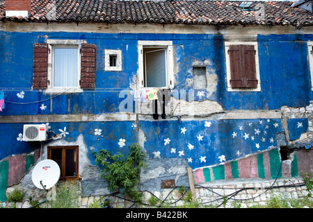 Maison à l'abandon semi Kotor Baie de Kotor Monténégro Europe un site du patrimoine mondial de l'UNESCO Banque D'Images