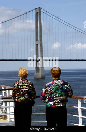 Mesdames sur un bateau de croisière Banque D'Images