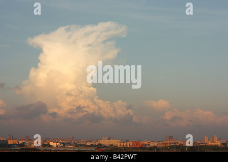 Un orage building Banque D'Images