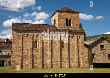 Église médiévale près du monastère de San Juan de la Pena, Jaca, dans la région de Jaca, Huesca, Espagne dans les Pyrénées Banque D'Images