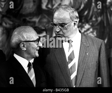 Honecker, Erich, 25.8.1912 - 29.5.1994, politicien allemand (SED), demi-longueur, en visite en Allemagne de l'Ouest, reçu par le Chancelier Helmut Kohl, Bonn, 9.9.1987, Banque D'Images