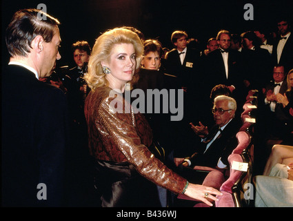 Catherine Deneuve, 22.10.1943, *, l'actrice française, demi-longueur, Festival de Cannes, 1986, Banque D'Images