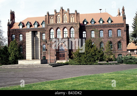 Géographie / voyage, Allemagne, Brandenburg, Rathenow, bâtiments, architecture, Bureau de district, vue extérieure, bureau, bâtiment , Additional-Rights Clearance-Info-Not-Available- Banque D'Images