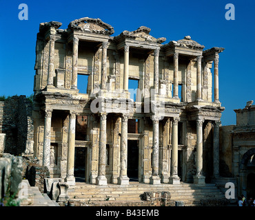 Géographie / voyage, Turquie, Ephèse, la bibliothèque de Celsus, construit en 117 AD, façade, vue extérieure, l'empire romain, l'architecture, escalier, colonnes, statues, Additional-Rights Clearance-Info-Not-Available- Banque D'Images