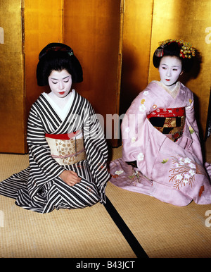 Géographie / voyages, gens, femmes, Maiko filles, longueur totale, Kyoto, Banque D'Images