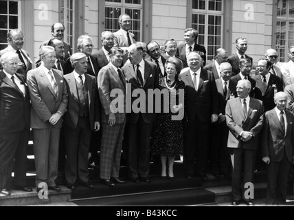 Politique, OTAN, conférence à Bonn, tableau de groupe des délégations, 10.6.1982, Banque D'Images