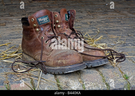 Paire de bottes pour hommes de travail Banque D'Images