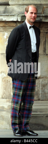 Son Altesse Royale le Prince Edward arrivant à Holyroodhouse en juin 1999 Assister à concert au palais de Holyrood House Banque D'Images