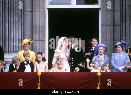 La reine Elizabeth II s fils du prince Andrew épouse Sarah Ferguson à l'abbaye de Westminster à Londres Banque D'Images