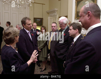 Tony Blair Novembre 2002 De gauche à droite dans No 10 Campbell Mcgimpsey Sue Wymer Steve Nicholls John Michael Druce Huw Davies Banque D'Images