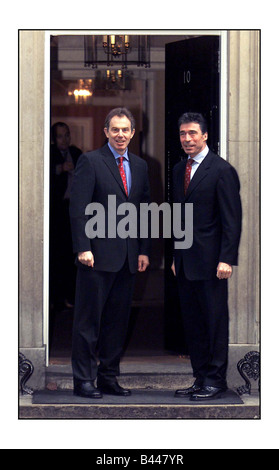 Tony Blair PM Décembre 2002 avec le Premier ministre danois Anders Fogh Rasmussen à Downing Street No10 Banque D'Images