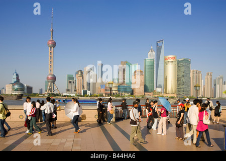 Chine Shanghai Shanghai touristiques Skyline vue sur la rivière Huangpu du Bund Banque D'Images