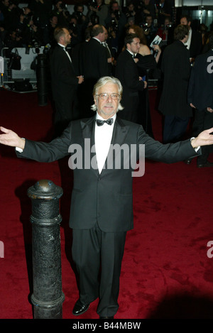 L'acteur Giancarlo Giannini arrive pour la première mondiale du nouveau film de James Bond Casino Royale à l'Odeon Leicester Square Banque D'Images