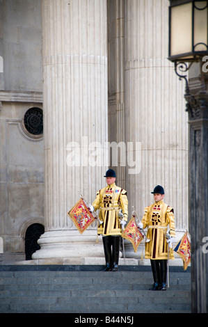 Les trompettistes de la Life Guards en robe de l'État Banque D'Images