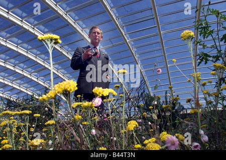 Le Prince Charles au Jardin Botanique National du Pays de Galles juillet 2000 qu'il a ouvert comme officiel Partron West Wales Banque D'Images