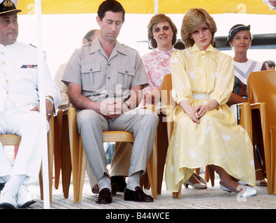 Le prince et la princesse de Galles au cours de tournée australienne visiter St Johns Ambulance Centre régional en mars 1983, Alice Springs Banque D'Images