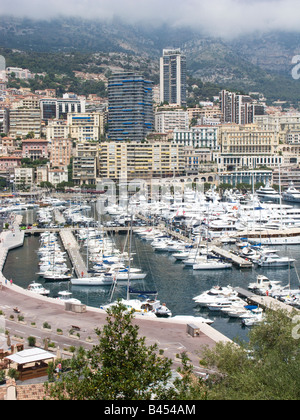 Vue sur le port de Monte Carlo sur la côte d'Azur Banque D'Images