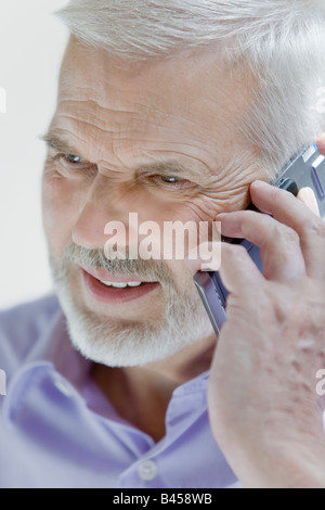 Portrait sur fond blanc avec isolé d'un beau cadre supérieur expressif Banque D'Images