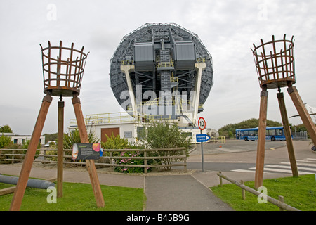 Arthur l'énorme antenne satellite classé Grade 2 Futureworld Helston Cornwall Goonhilly Ancienne caserne beacons à côté UK Banque D'Images