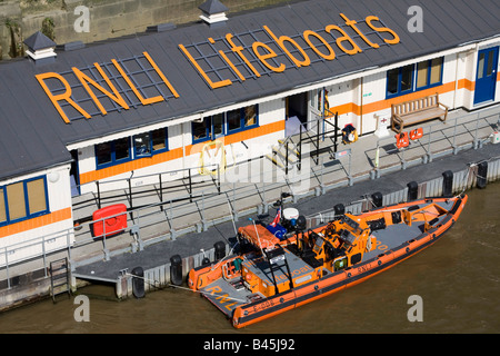 Sauvetage Tour est l'une des stations de sauvetage de la RNLI Ville de London England uk go Banque D'Images