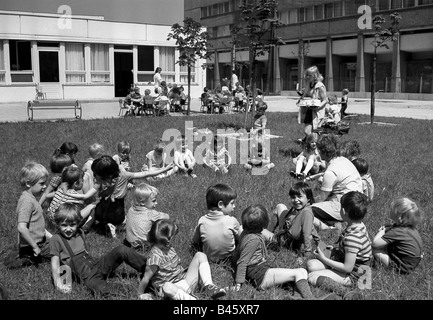 Personnes, enfants, école maternelle, Berlin est, 1973, Banque D'Images