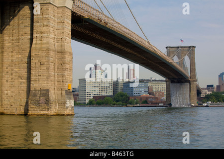 NYC Cascades est un nouveau projet d'installation d'art par le Public Art Fund et la ville de New York au début du projet l'artiste danois O Banque D'Images