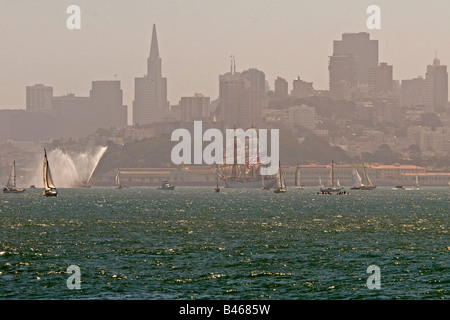 Défilé de la voile dans le Festival de la voile dans la baie de San Francisco du 23 juillet au 27, 2008 Banque D'Images