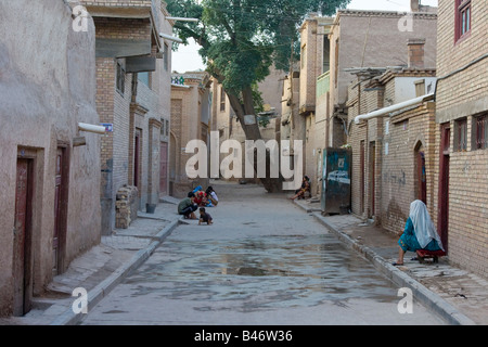 Rue calme dans le vieux Kashgar dans la province du Xinjiang Chine Banque D'Images