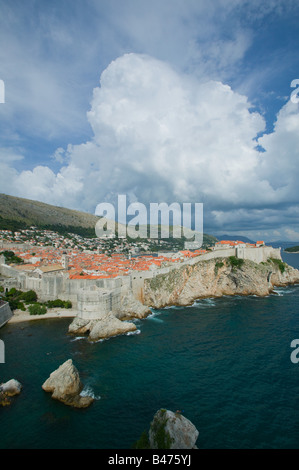 La vieille ville de Dubrovnik sur la côte Banque D'Images