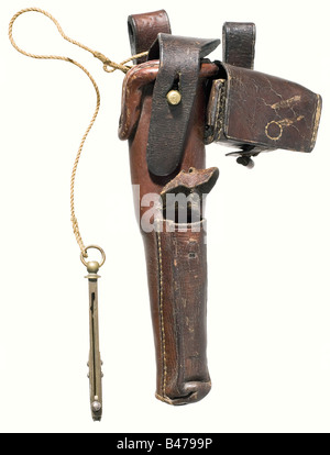 Étui pour revolver A/m (Colt), 1857. Cuir marron avec bords renforcés et sangle de fermeture. Cousue sur une pochette supplémentaire avec une boîte d'amorces en laiton (bascule de fermeture manquante). Pochette fixée sur le côté pour transporter la bouteille de rechange. Longueur 29 cm. Un équipement rare de la Marine royale prussienne en bon état. Historique, historique, XIXe siècle, prussien, Prussia, allemand, Allemagne, militarie, militaire, objet, objets, alambics, coupures, coupures, coupures, revolver, revolver, arme à feu, arme à feu, arme à feu, arme à feu, arme à feu, arme à feu, arme à feu, arme à feu, arme à feu, arme à feu, arme à feu, arme à feu, arme à feu, arme à main, main, main, Banque D'Images