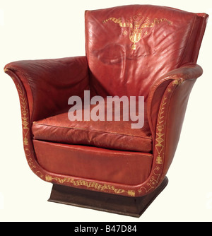 Pape Pie XII - un fauteuil de présentation du Prince Alfons de Bavière, pour le nouvel an de 1926/27 à SON Msgr. Dr. Eugen Pacelli, archevêque de Sardes et Papal Nincio à Berlin. Cuir Maroc rouge estampillé en or. Le manteau d'armes de Munich est sur le dos avec un strol de sauvetage historique, historique, 1920, XXe siècle, les beaux-arts, l'art, l'objet d'art, les objets d'art, artistique, précieux, collectable, l'article de collection, objets de collection, objets de collection, rareté, rarités, Banque D'Images