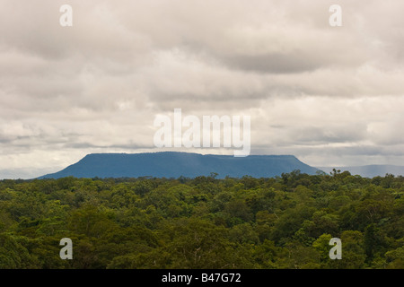 Damrak (monts Dangrek) montagnes le long de la frontière de Preah Vihear et Oddar Meanchey, au Cambodge les provinces et Surin, Thaïlande Banque D'Images