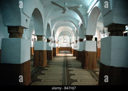Une mosquée dans la vieille ville de Ghadamis, la Libye. Banque D'Images